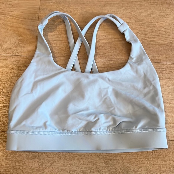 A beautiful baby blue sports bra but unfortunately I bought a size too small. - Picture 1 of 4